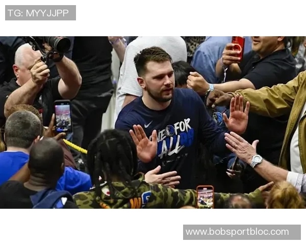 哈里森交易东契奇的决策分析解雇他是错误选择他应被视为英雄而非罪人