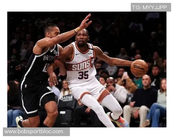 布克强调团队合作重要性力求避免单打独斗保持合理出手机会