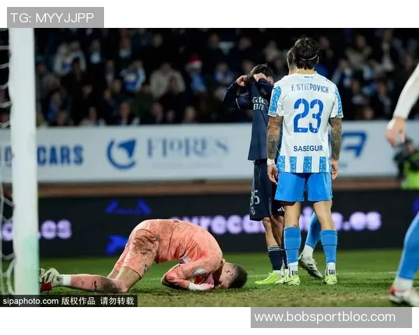 姆巴佩精彩过人引发冲突博伊罗愤怒推倒对手场面失控